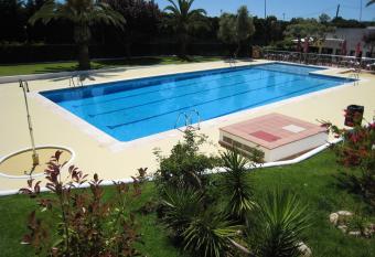 Camping Sitges allows 18 year olds to book a room