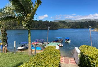 Finca Isla El Paraiso has Balcony rooms