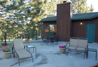 Pine View has rooms with a private hot tub