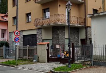 Gardens House has Balcony rooms