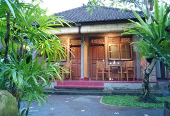 Tara House allows 18 year olds to book a room