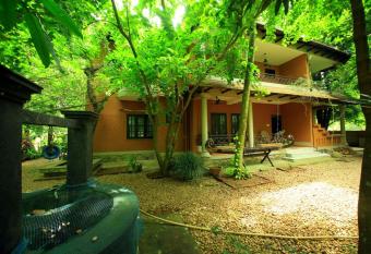 Malakkarethu House has Balcony rooms