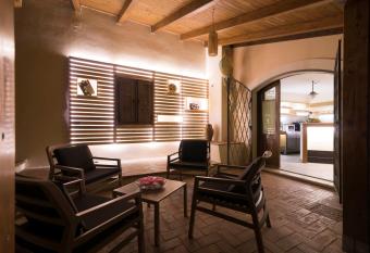 BBuSS Country Club has Balcony rooms