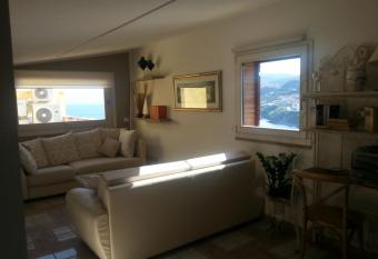 Appartamento mansardato Anda&Torra has Balcony rooms