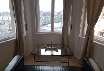 Butterfly Home Danube has Balcony rooms