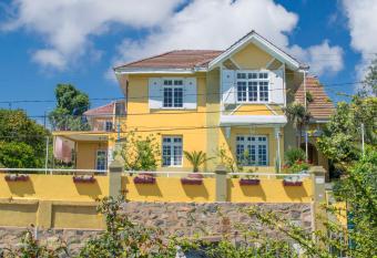 Pontoval B&B allows 18 year olds to book a room