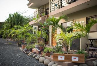 Tamarindo Sunshine allows 18 year olds to book a room