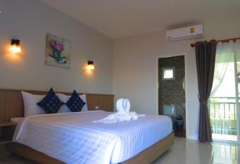 Winrisa Place allows 18 year olds to book a room