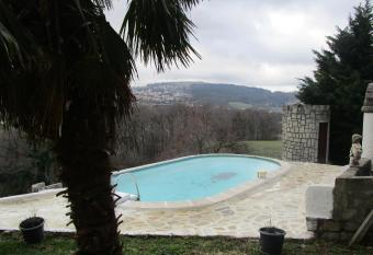 Fouettara has rooms with a private hot tub