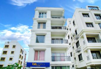 FabHotel Eleanora Inn New Town allows 18 year olds to book a room