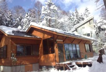Kamoshika Cottage Hakuba has Balcony rooms