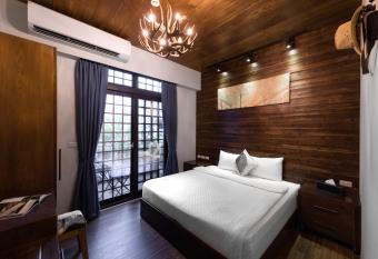 Luna s House has Balcony rooms