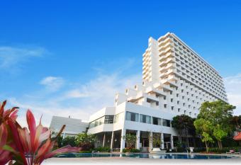 Welcome Jomtien Beach Hotel allows 18 year olds to book a room