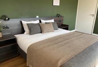 Buitenplaats de Luwte allows 18 year olds to book a room