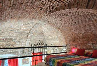 Comfort Accommodation - 112 allows 18 year olds to book a room