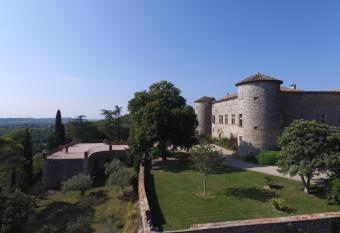 Ch  teau de Rousson allows 18 year olds to book a room