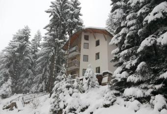 Apartments Villa Vla  i   has Balcony rooms