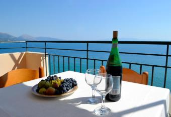 Villa Panorma has Balcony rooms