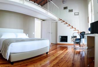 Tenuta Ronco Regio has rooms with a private hot tub