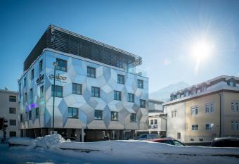 Cubo Sport & Art Hotel allows 18 year olds to book a room