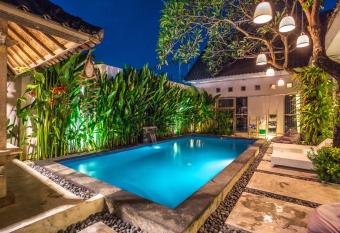 Lokal Bali Hostel allows 18 year olds to book a room