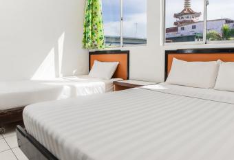 Ban Hin Hotel allows 18 year olds to book a room