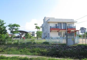 ChaoPingJia Fengge Guesthouse has Balcony rooms