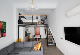 Artist s Loft in the centre of Santa Cruz allows 18 year olds to book a room