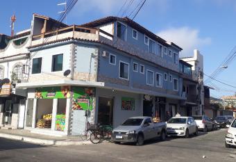 Su  tes em Arraial - Caminho da Praia allows 18 year olds to book a room