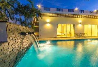 Luxury House in Hua Hin allows 18 year olds to book a room