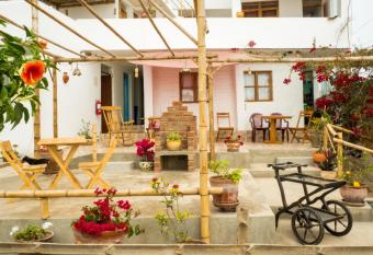 Cruz del Sur has Balcony rooms