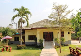 OYO 769 Ban Thassanee allows 18 year olds to book a room