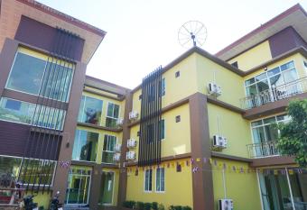 Honey Hotel Chiang Saen allows 18 year olds to book a room