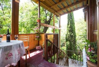 Apartment Mano allows 18 year olds to book a room