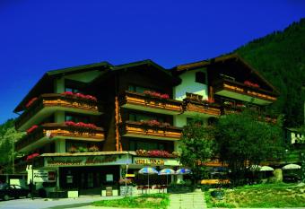 Moulin has Balcony rooms