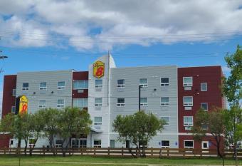 Super 8 by Wyndham Thompson allows 18 year olds to book a room