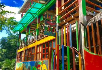 Lazy Crab Hostel has Balcony rooms