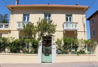 B&B Villa Regina allows 18 year olds to book a room