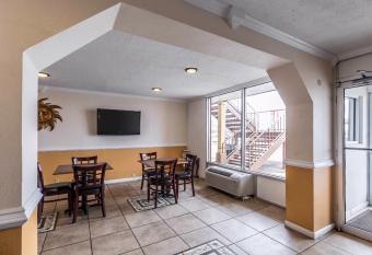 Rodeway Inn has Smoking/Balcony rooms