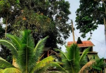 Raices Mompiche has Balcony rooms