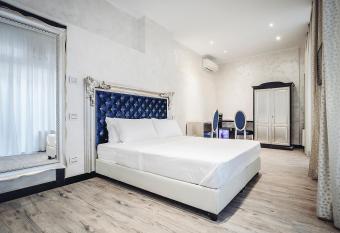 Arena Easy Suites Guesthouse has Balcony rooms