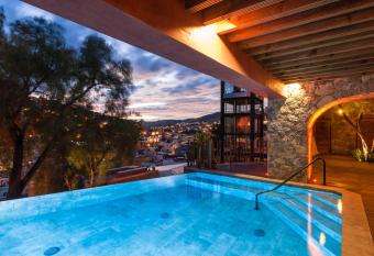 Casa del Rector Hotel Boutique allows 18 year olds to book a room