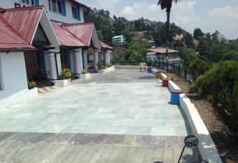 Prince Hotel Mallroad allows 18 year olds to book a room