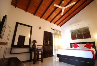 River Breeze Villa Bentota has Balcony rooms