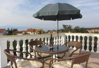 Apartments I-P has Balcony rooms