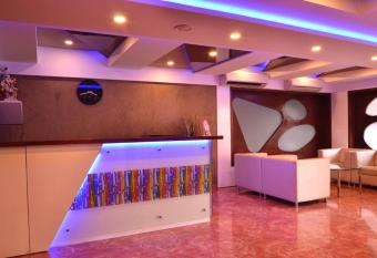 Privilege Inn has Smoking rooms