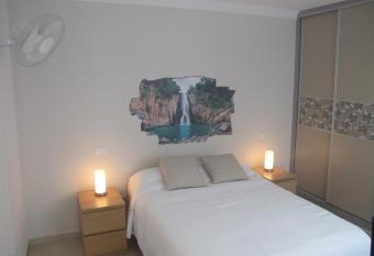 Apartamento Kings Vegueta allows 18 year olds to book a room