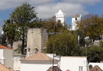 Tavira Downtown Calm House has Balcony rooms