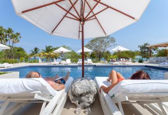 Na  a Resort and Spa has Balcony rooms