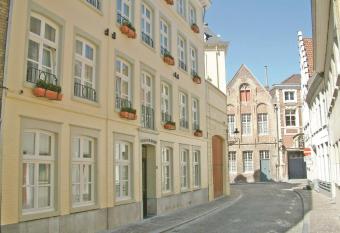 Aragon House allows 18 year olds to book a room